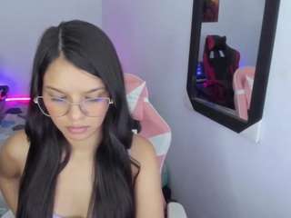 maartjehuisman's CamSoda show and profile