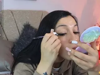 Maju-Evans's Live Sex Cam Show