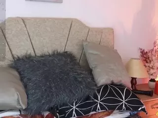 Maju-Evans's Live Sex Cam Show