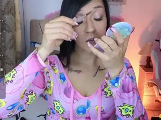 Maju-Evans's Live Sex Cam Show