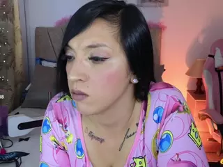 Maju-Evans's Live Sex Cam Show