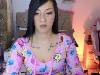 Maju-Evans's Live Sex Cam Show