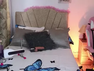 Maju-Evans's Live Sex Cam Show