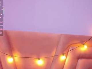 playfulcurvyy webcam
