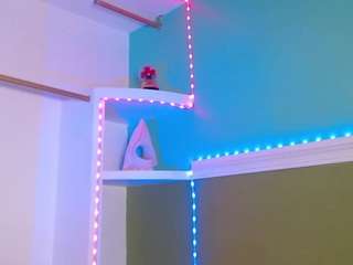 samantha-smiithh's CamSoda show and profile