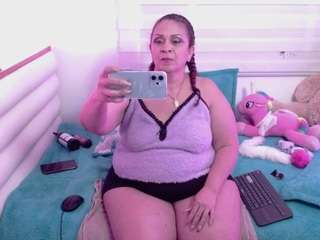 Este modelo está en vivo ahora. scarlettbooty