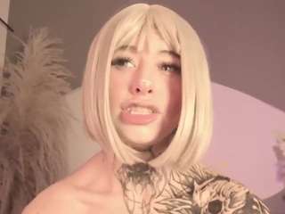 zhally-dee Live Webcam on CamSoda