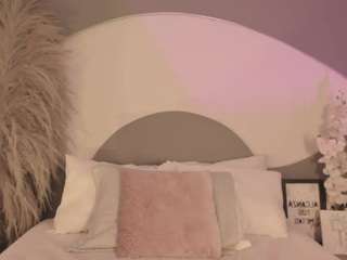 Hot little girl live cam preview