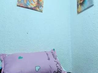 Lola live cam preview