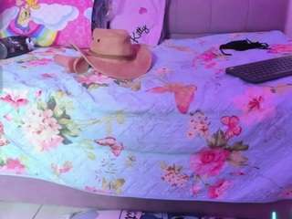 Lola live cam preview