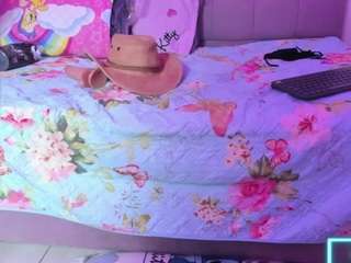 Lola live cam preview