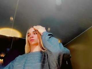 sophie-miaa Live Webcam on CamSoda