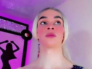 sophie-miaa Live Webcam on CamSoda