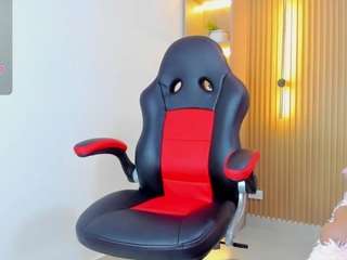  stephany-summer chat room