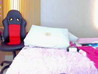 stephany-summer chat room