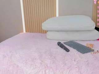  stephany-summer chat room