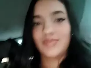 xvarelylegalx's Live Sex Cam Show