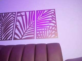reginamills Live Webcam on CamSoda