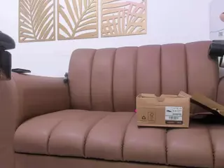 ReginaMills's Live Sex Cam Show