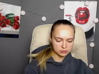 KhaleesiMoon's Live Sex Cam Show