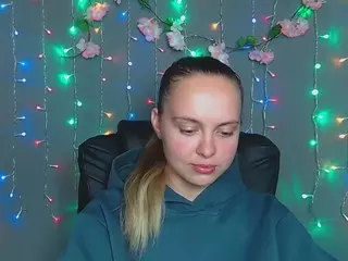 KhaleesiMoon's Live Sex Cam Show