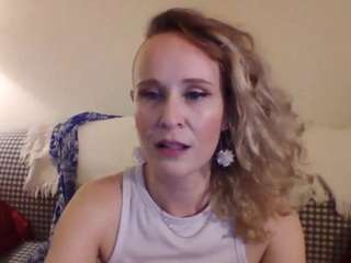 susieandlacey's CamSoda show and profile