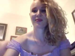 susieandlacey Live Webcam on CamSoda