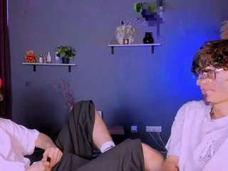 den-rich Live Webcam on CamSoda