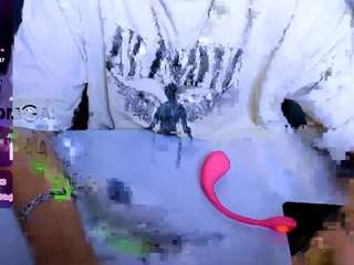 den-rich Live Webcam on CamSoda
