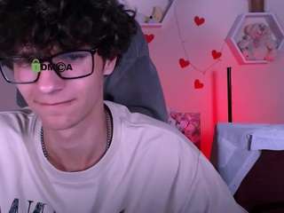 den-rich Live Webcam on CamSoda