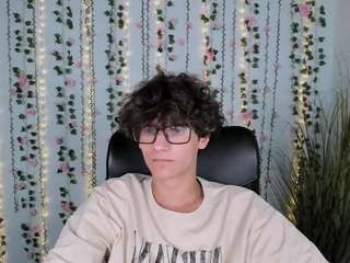 den-rich Live Webcam on CamSoda