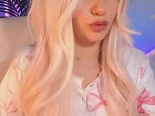 kris-kiskis Live Webcam on CamSoda