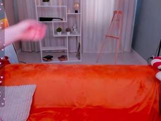 luv-tessa's CamSoda show and profile