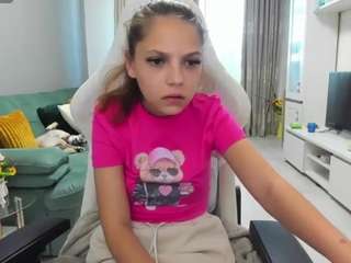 18tengirl Live Webcam on CamSoda