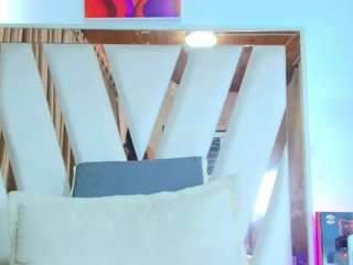 ava777's CamSoda show and profile