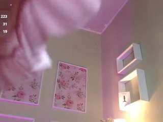 hairyvaleri Live Webcam on CamSoda