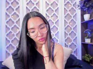 lucyyliiu from CamSoda