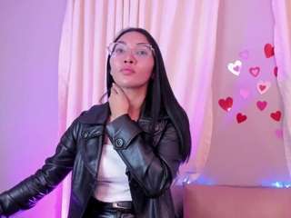 lucyyliiu webcam