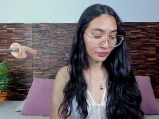 lucyyliiu live cam profile