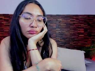 lucyyliiu live webcam show