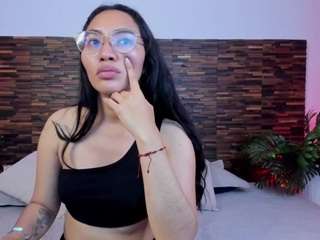 Lucy Liiu live cam preview