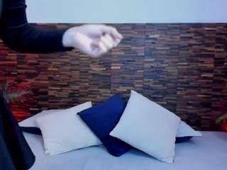 Lucy Liiu live cam preview