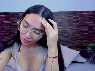 Lucy Liiu live cam on CamSoda
