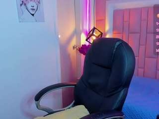 mya-xoxo's CamSoda show and profile