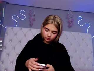 natashaa-black