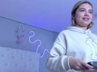 natashaa-black