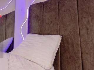 natashaa-black Live Webcam on CamSoda