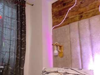 natashaa-black webcam model