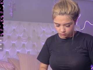 natashaa-black webcam