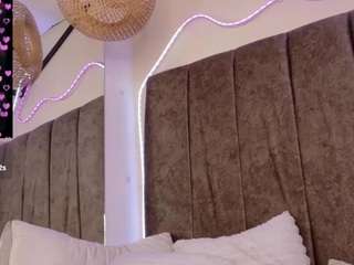 natashaa-black webcam